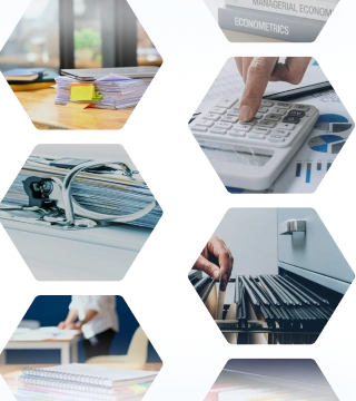 Bilder von Steuerunterlagen, Ordnern und einem Taschenrechner zur Symbolisierung der Finanzbuchhaltung eines Unternehmens in sechseckigen Kacheln